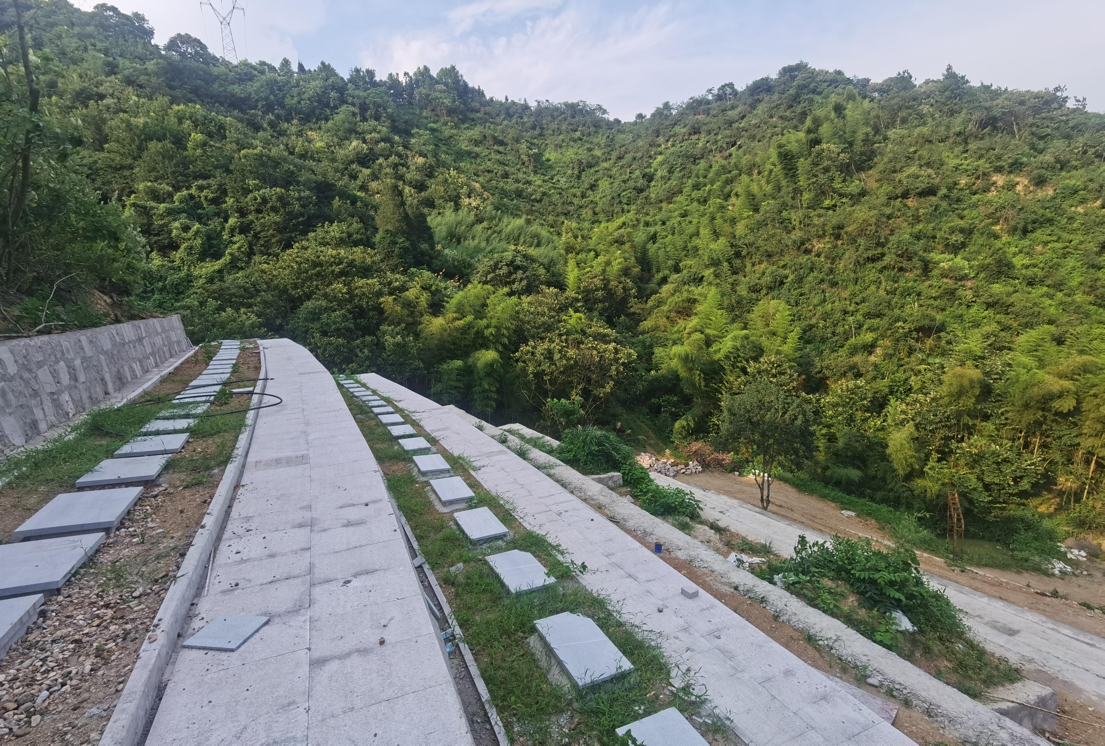 山七镇三石村公益性公墓园区图片
