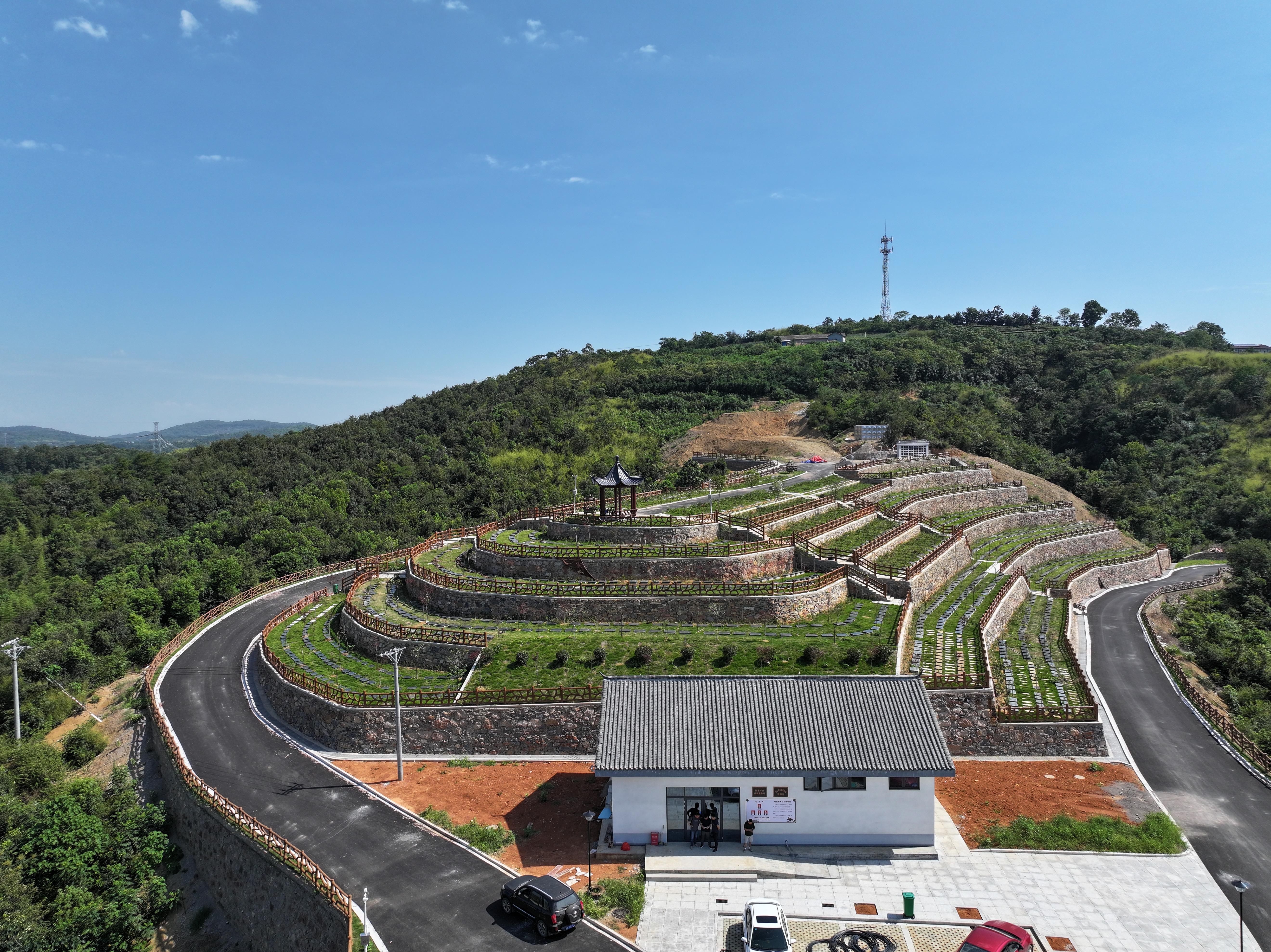宜都市松木坪镇轿子山生命纪念园园区图片