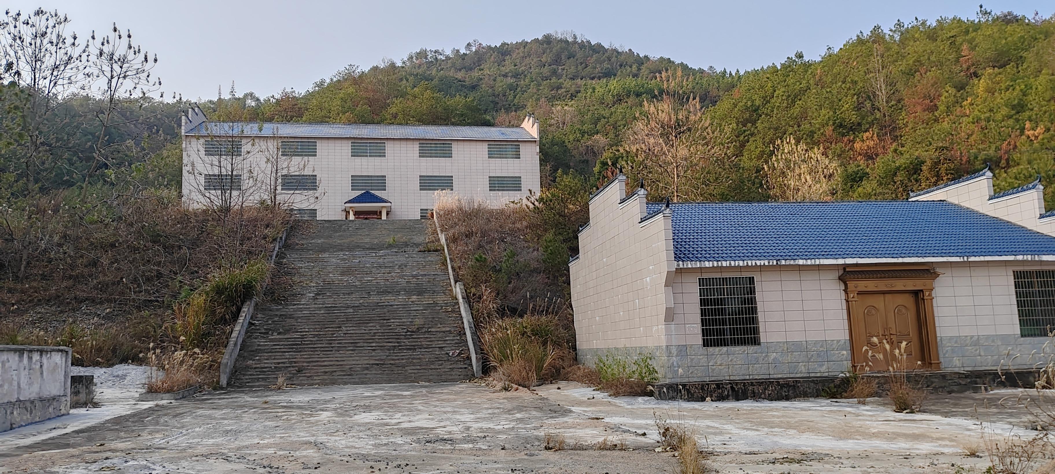 江西省瑞金市象湖镇桔林村13组骨灰堂园区图片