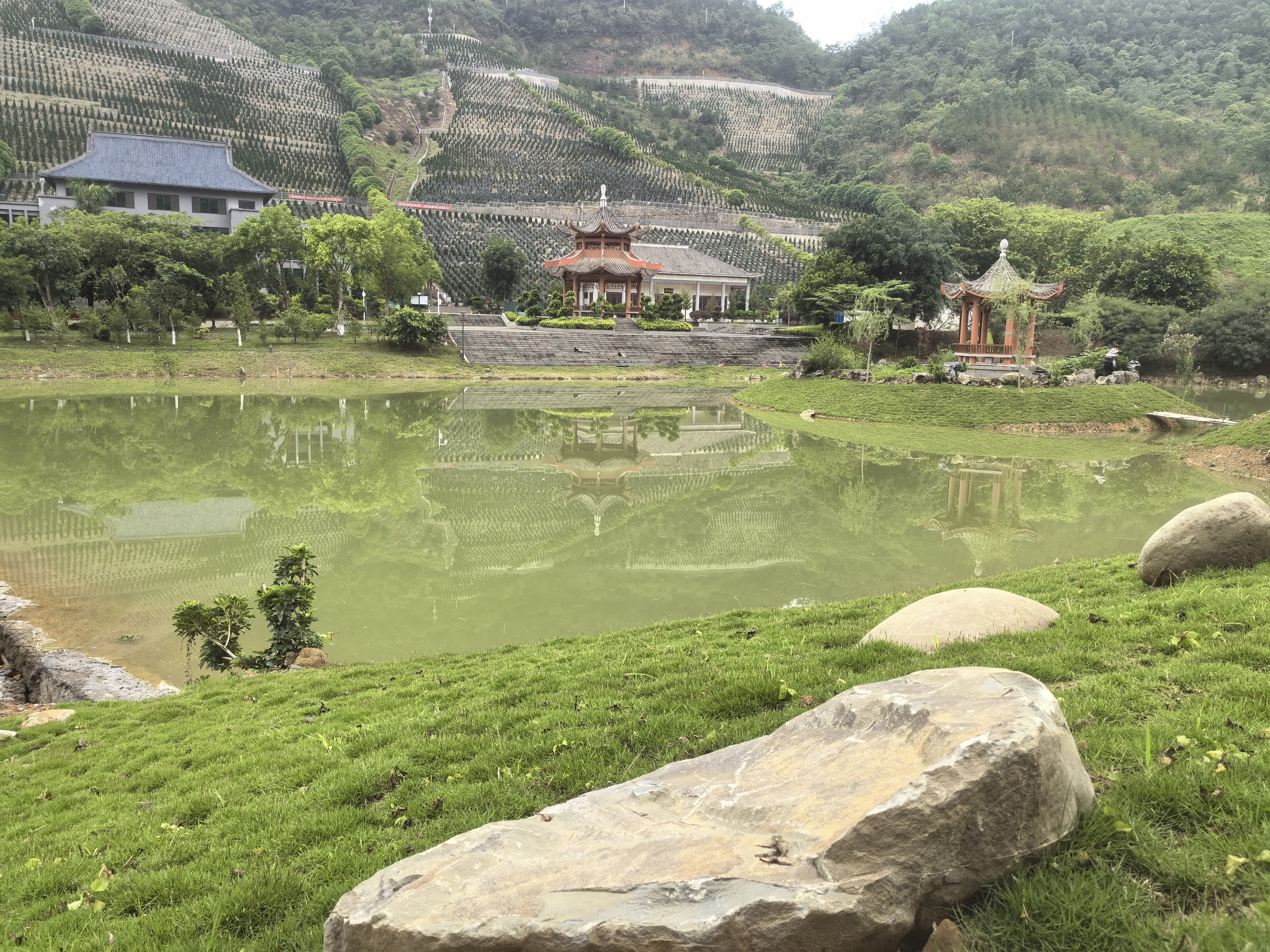 广西百色百安陵园管理有限公司园区图片