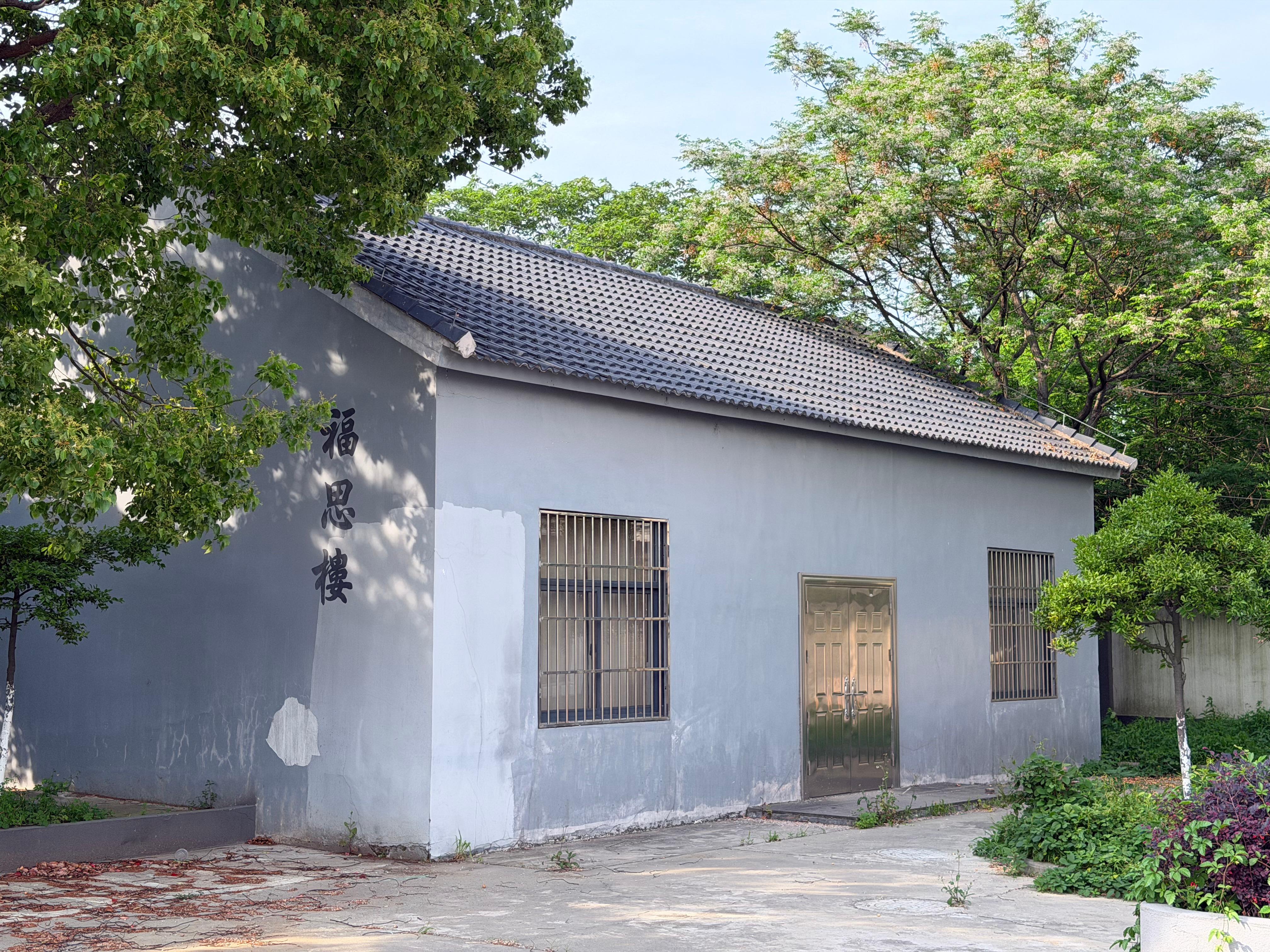 平湖市曹桥街道万福园骨灰寄存堂园区图片