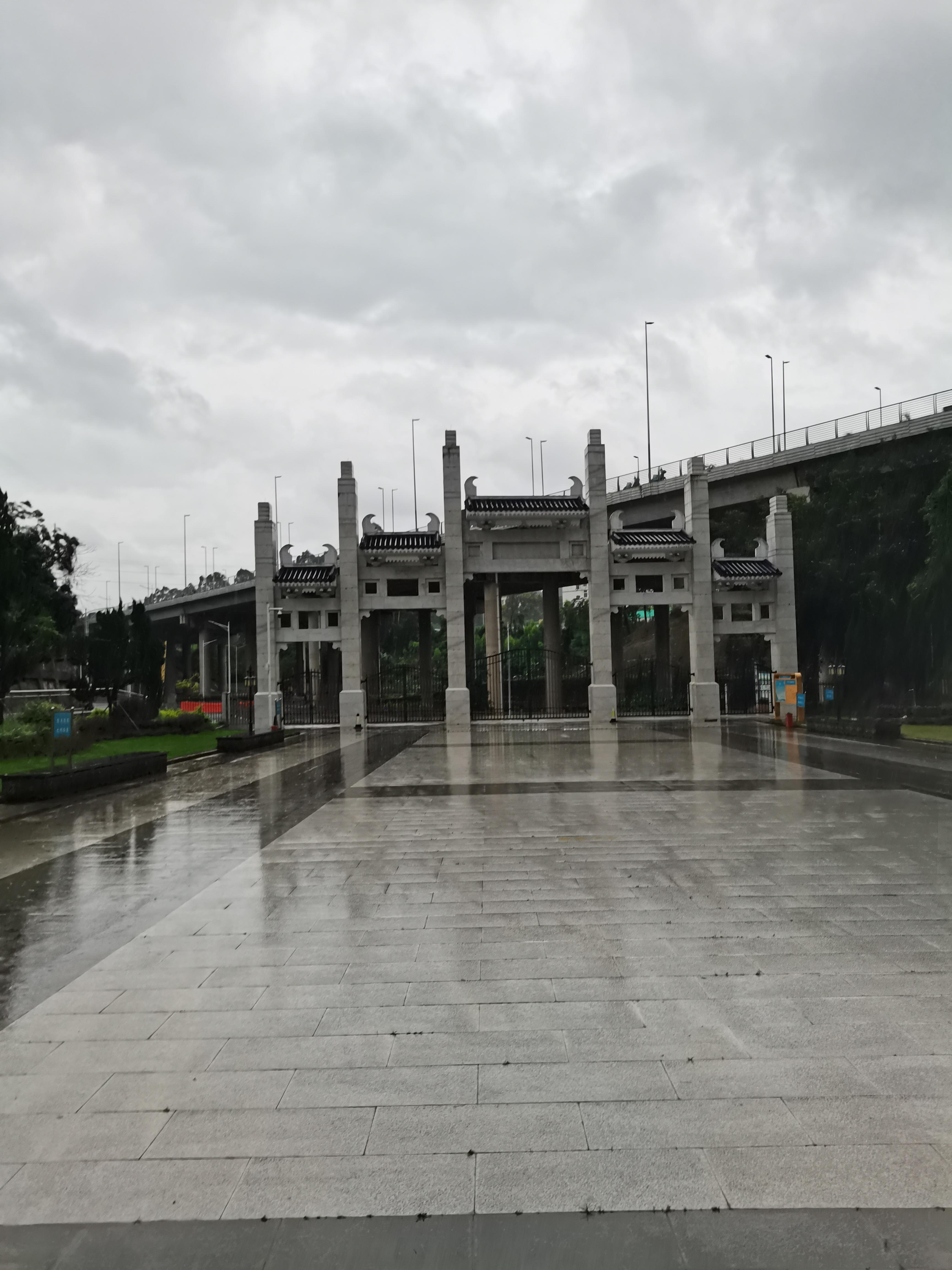 龙山墓园园区图片