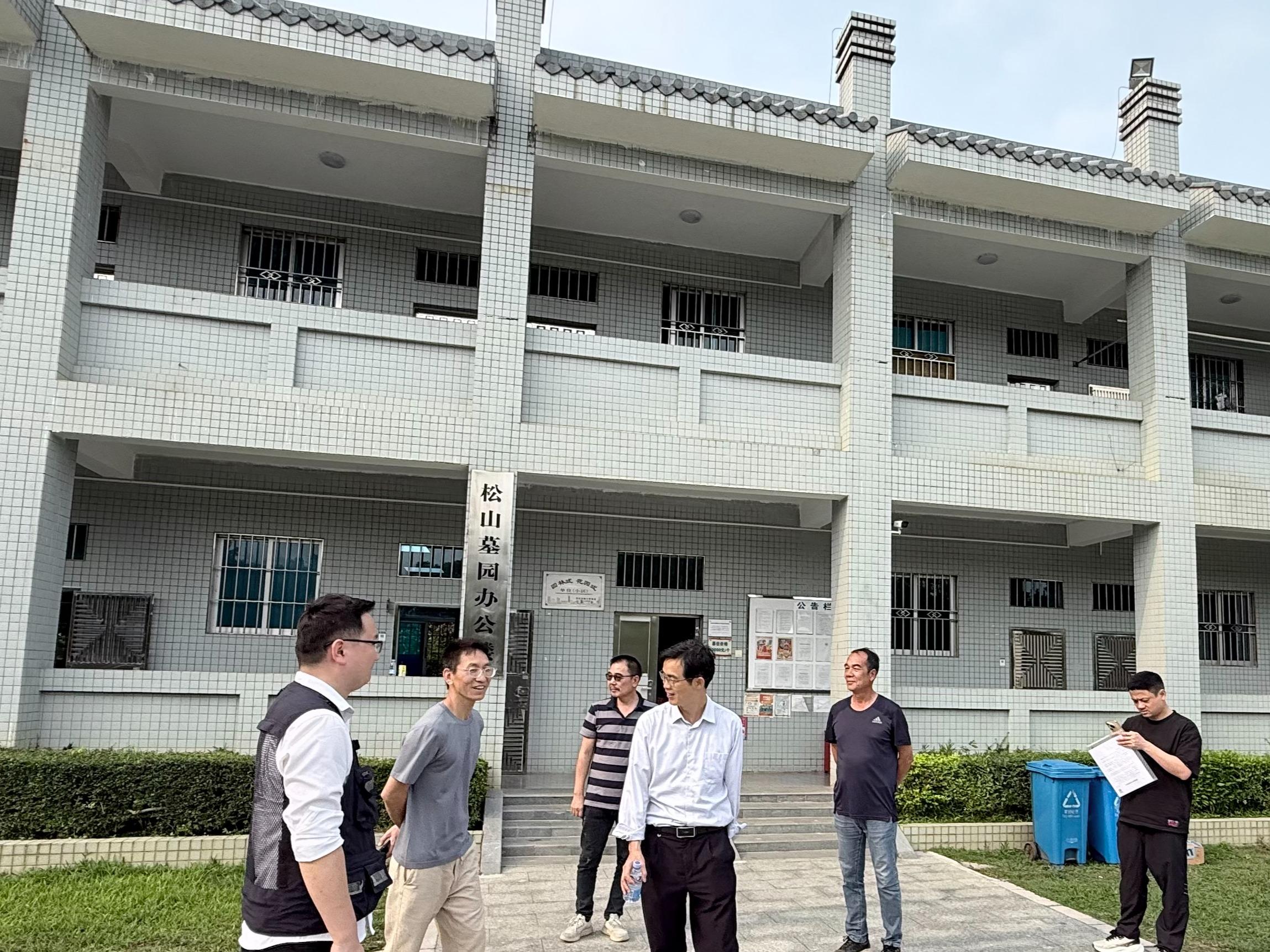深圳市宝安区燕罗街道松山墓园
