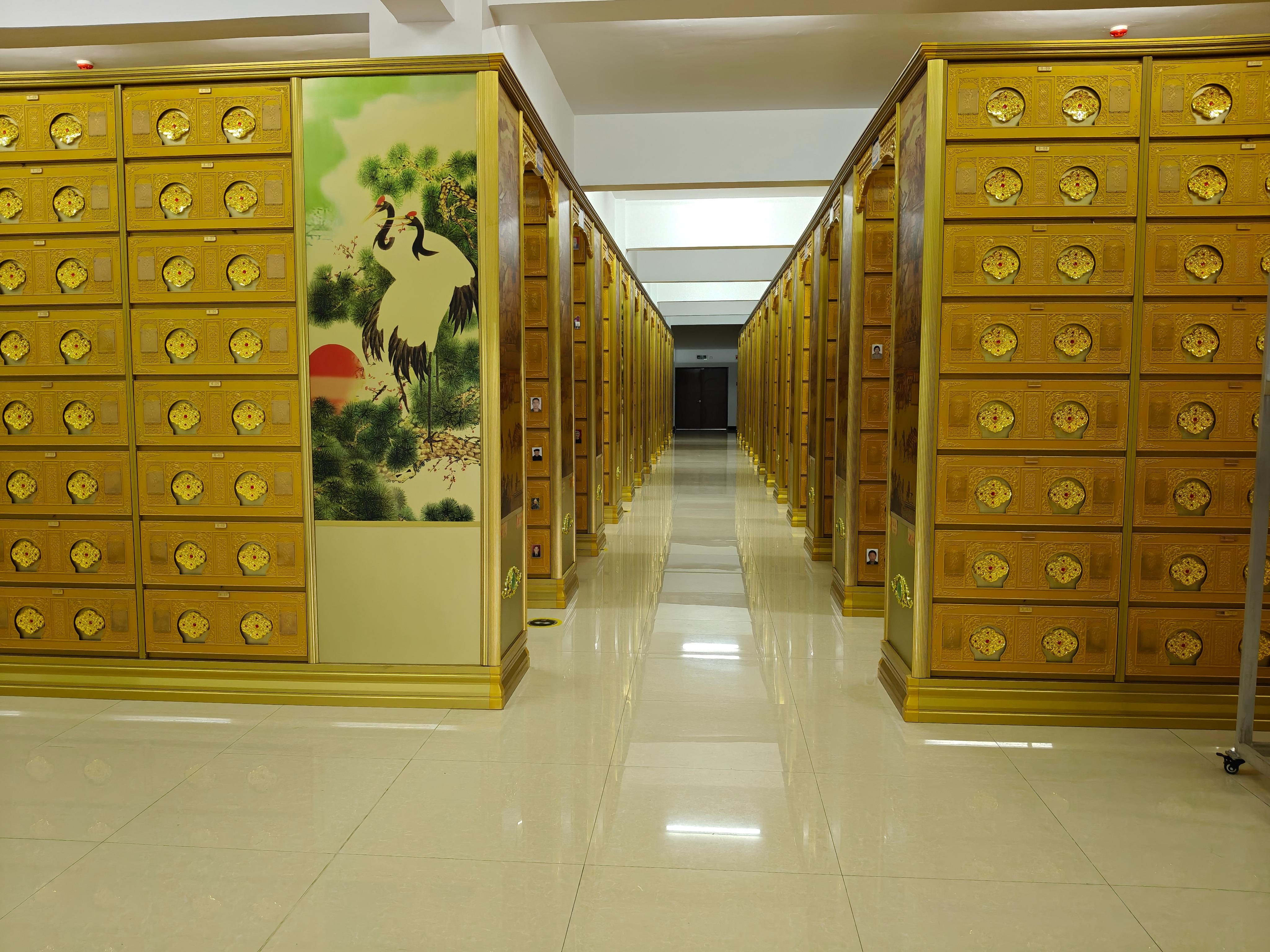 义乌市稠江街道景山公墓骨灰存放堂园区图片