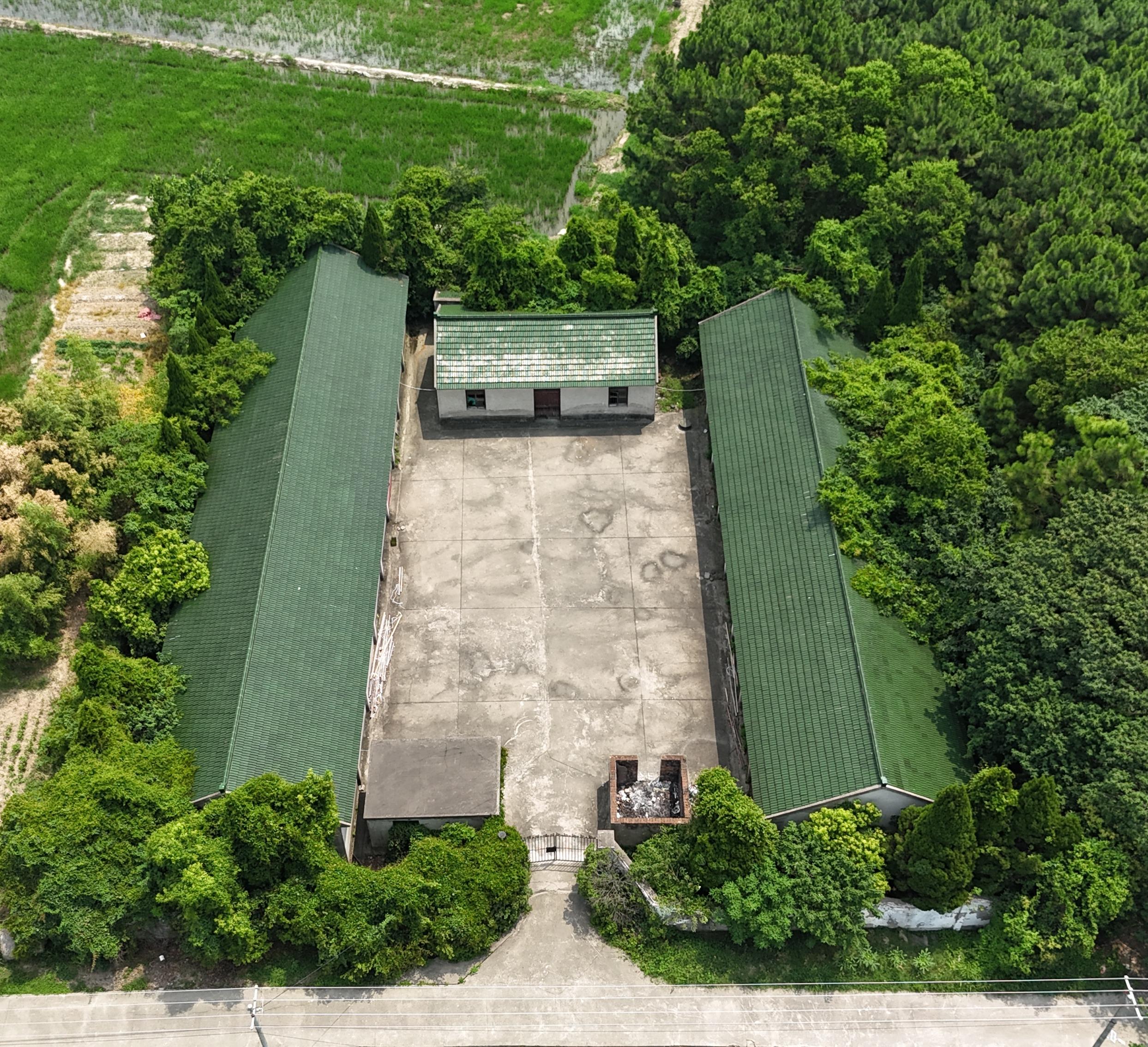 望海街道凤凰社区骨灰堂园区图片