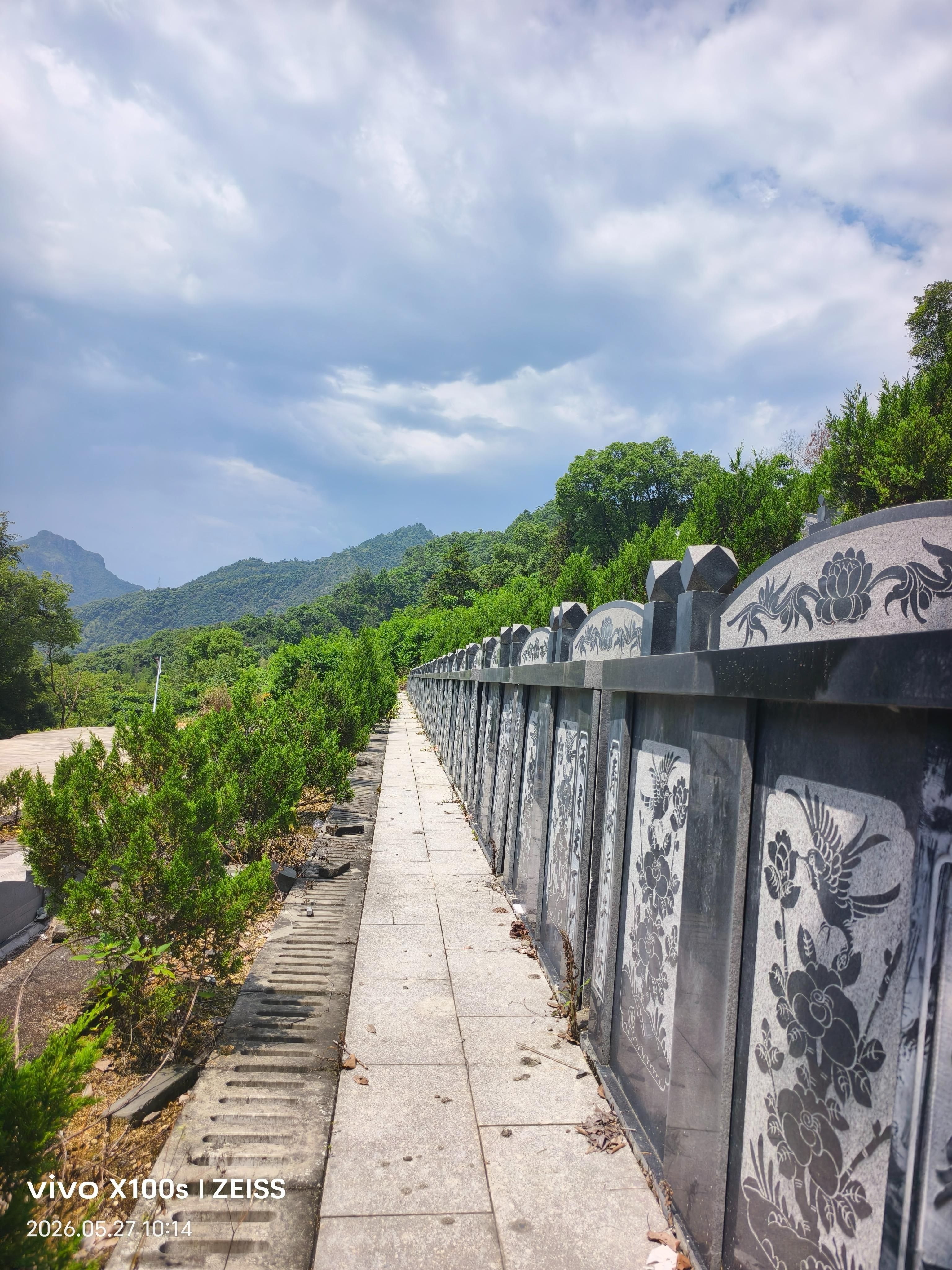 平阳县水头镇章岙村生态节地葬区园区图片