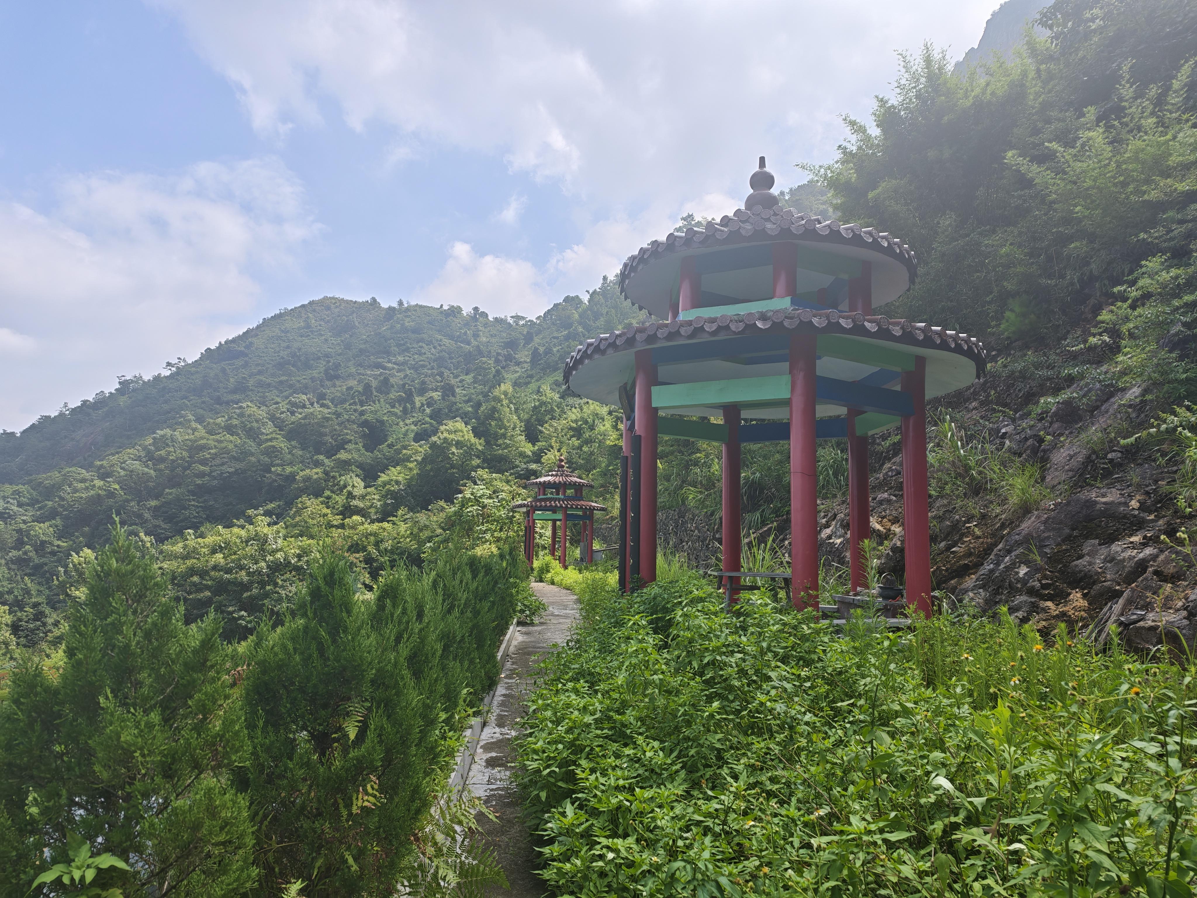 平阳县水头镇上店村生态节地葬区