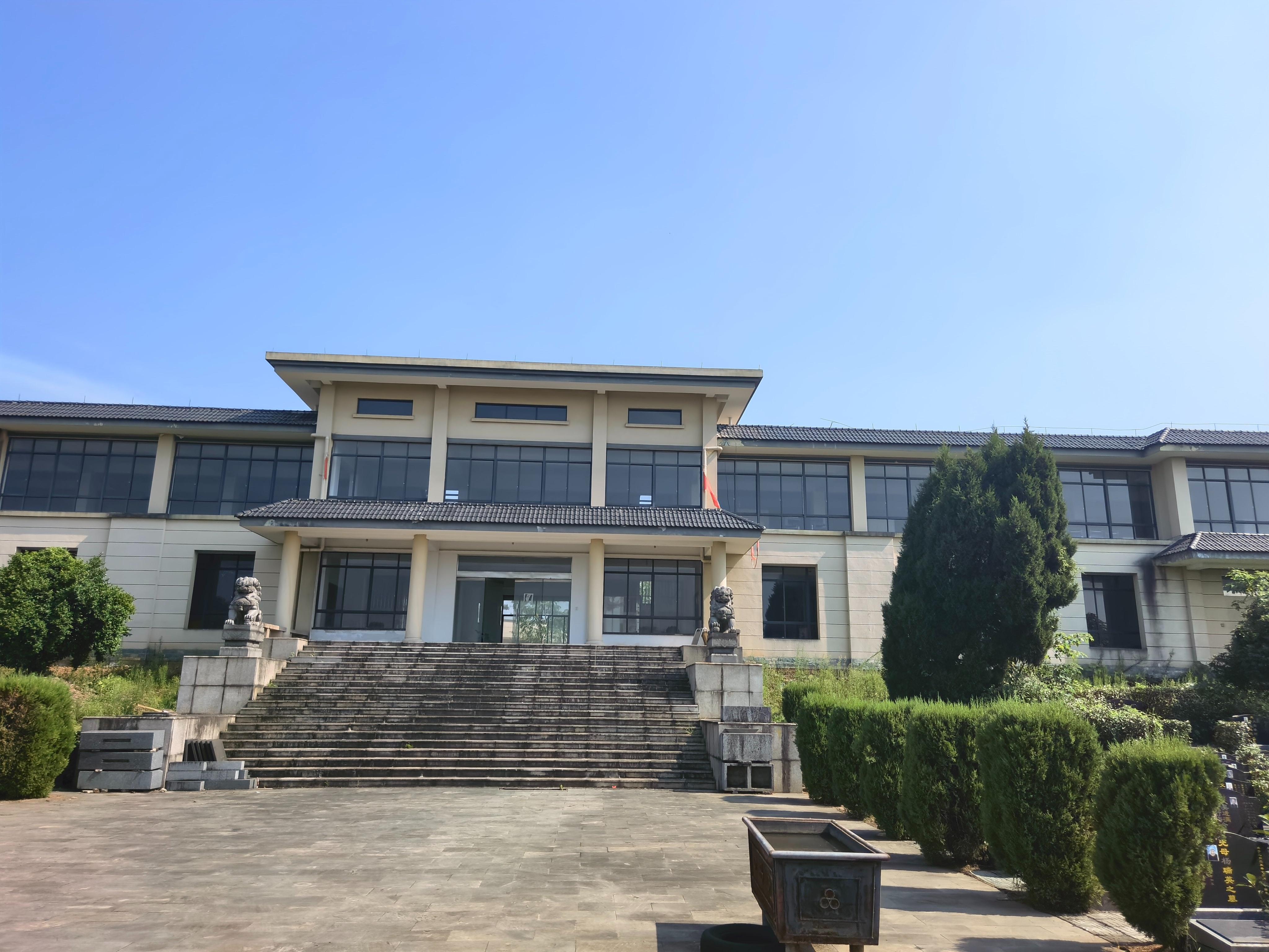 龙游县殡仪馆骨灰存放堂园区图片