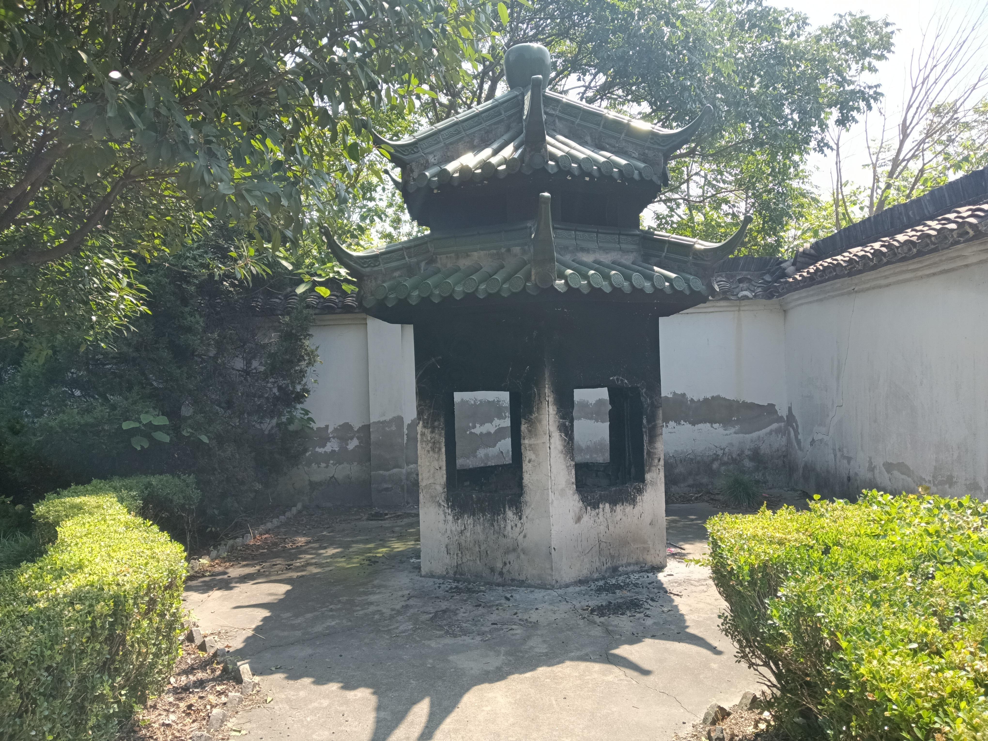 平湖市当湖街道通界寄存堂松鹤园园区图片