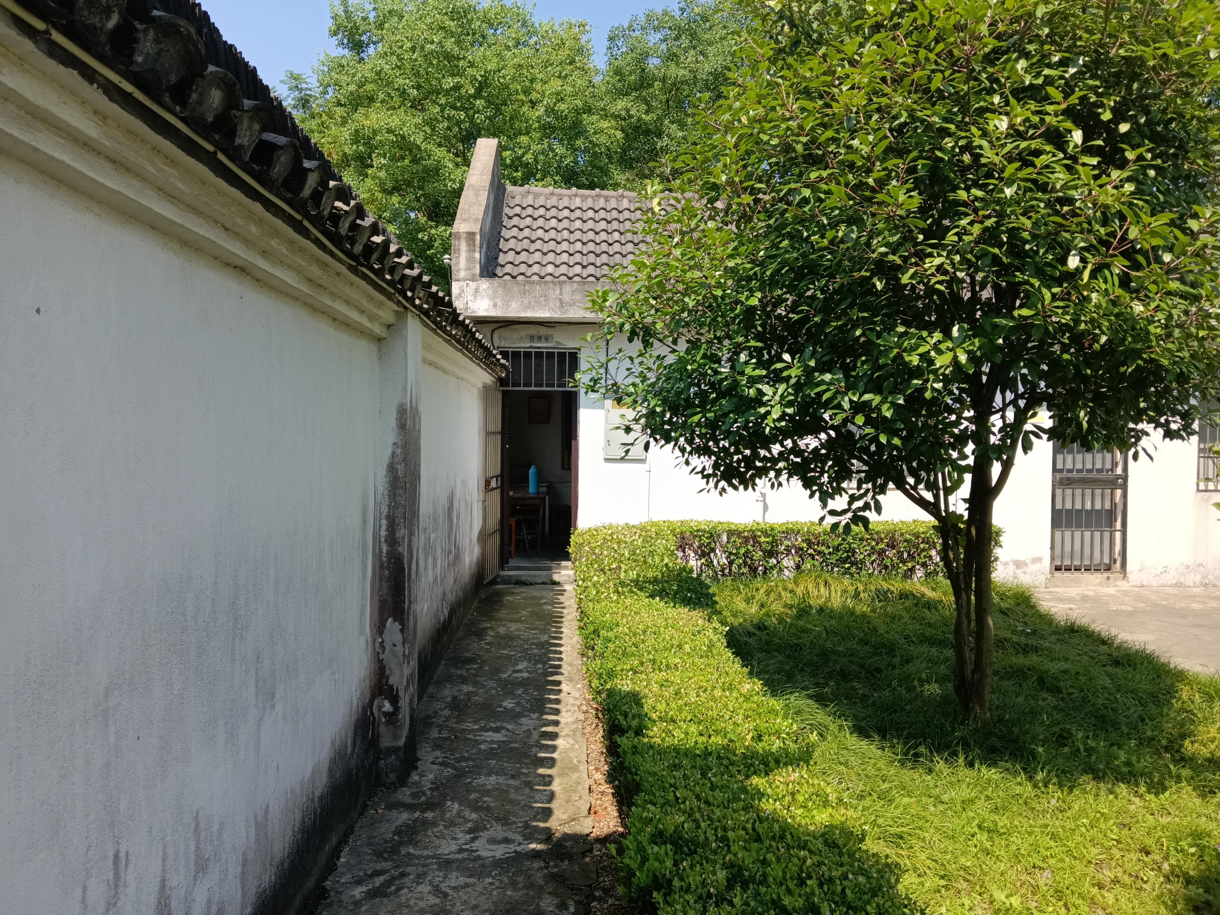 平湖市当湖街道通界寄存堂松鹤园园区图片