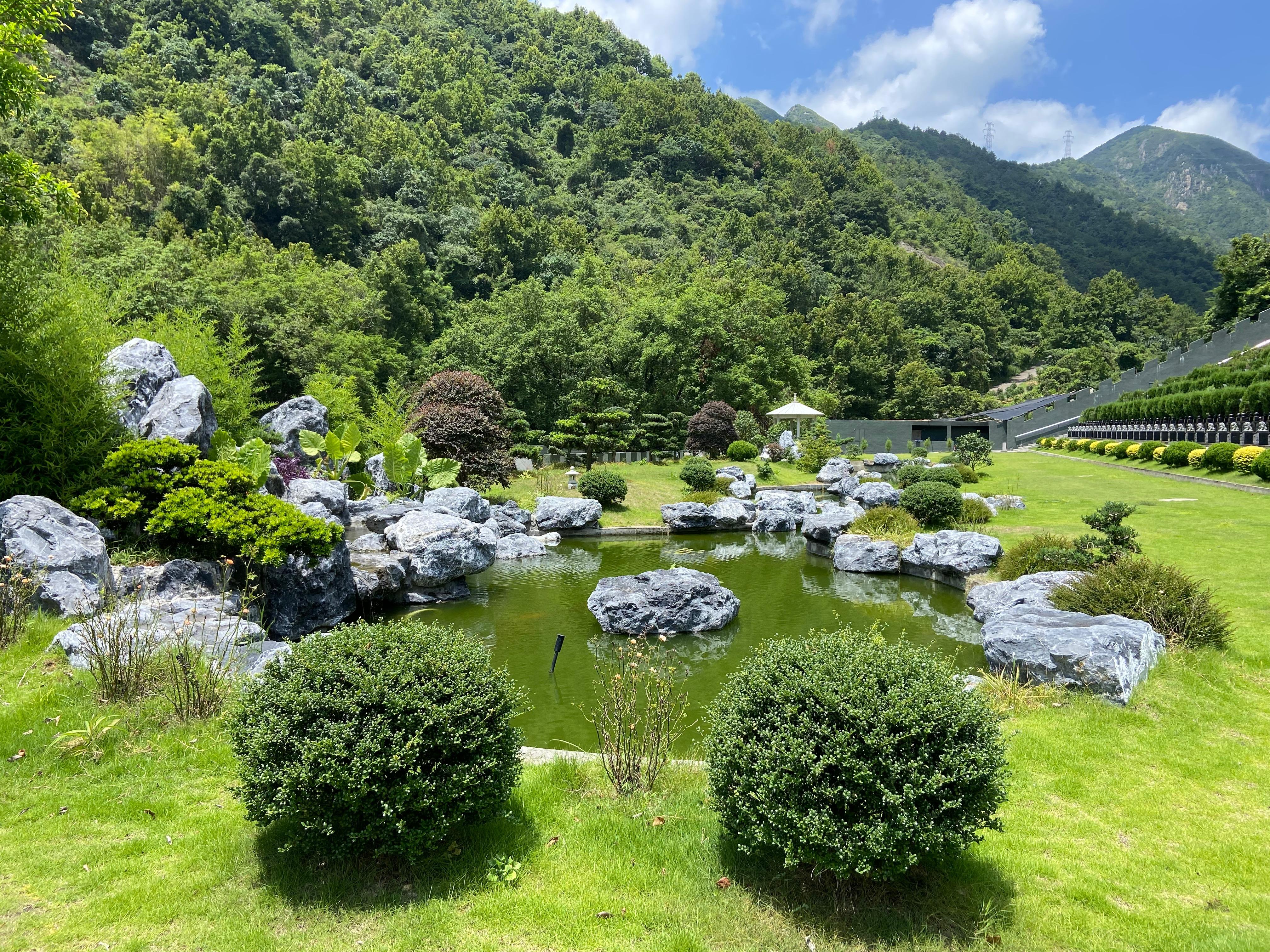 温州市瓯海区丽岙街道泊岙村寺后山生态墓地园区图片