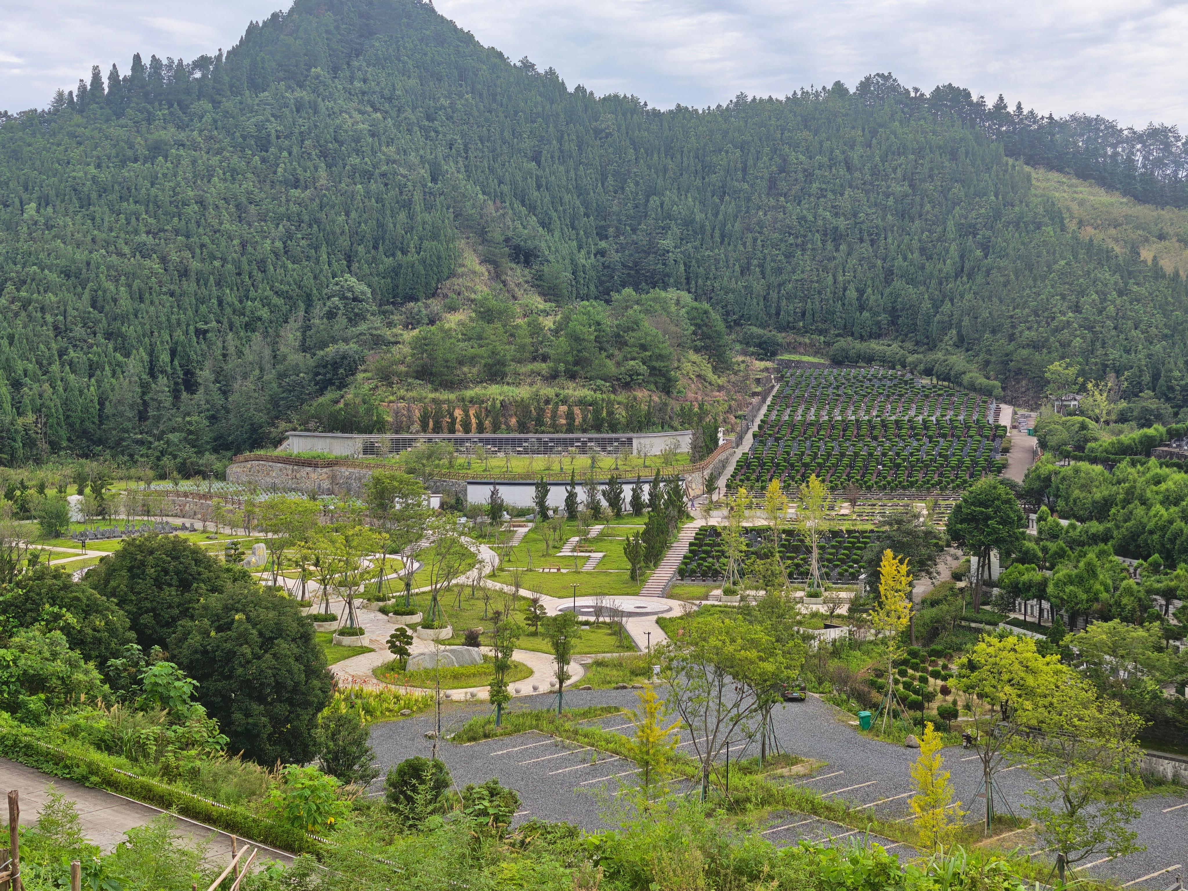 开化县龙山公墓园区图片