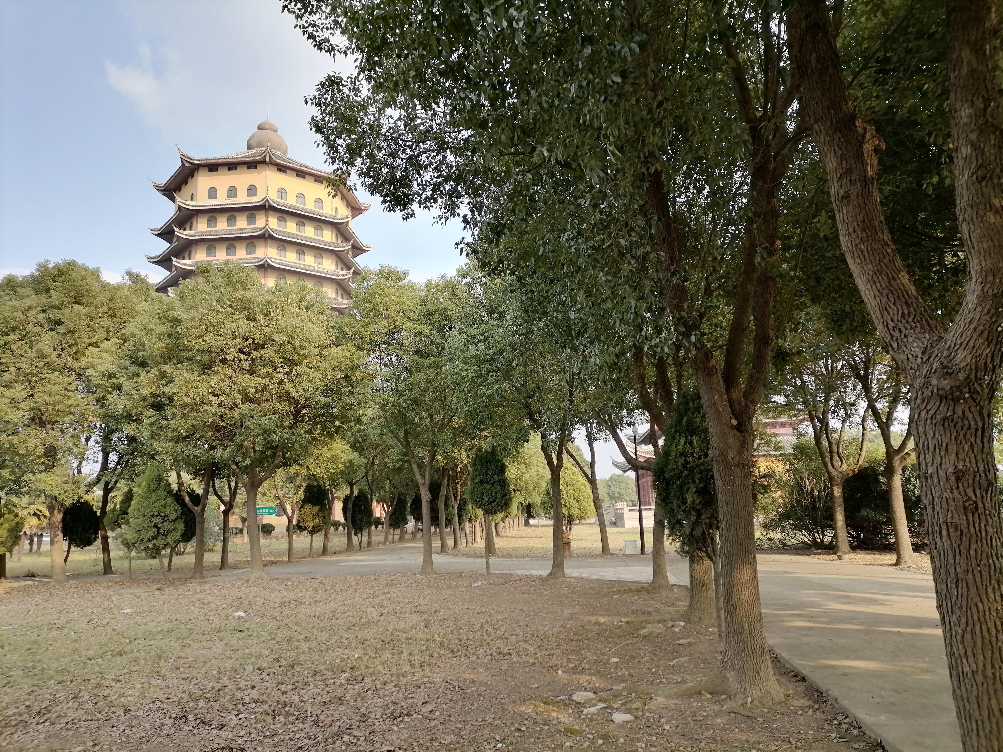 昆山市长云塔墓园园区图片