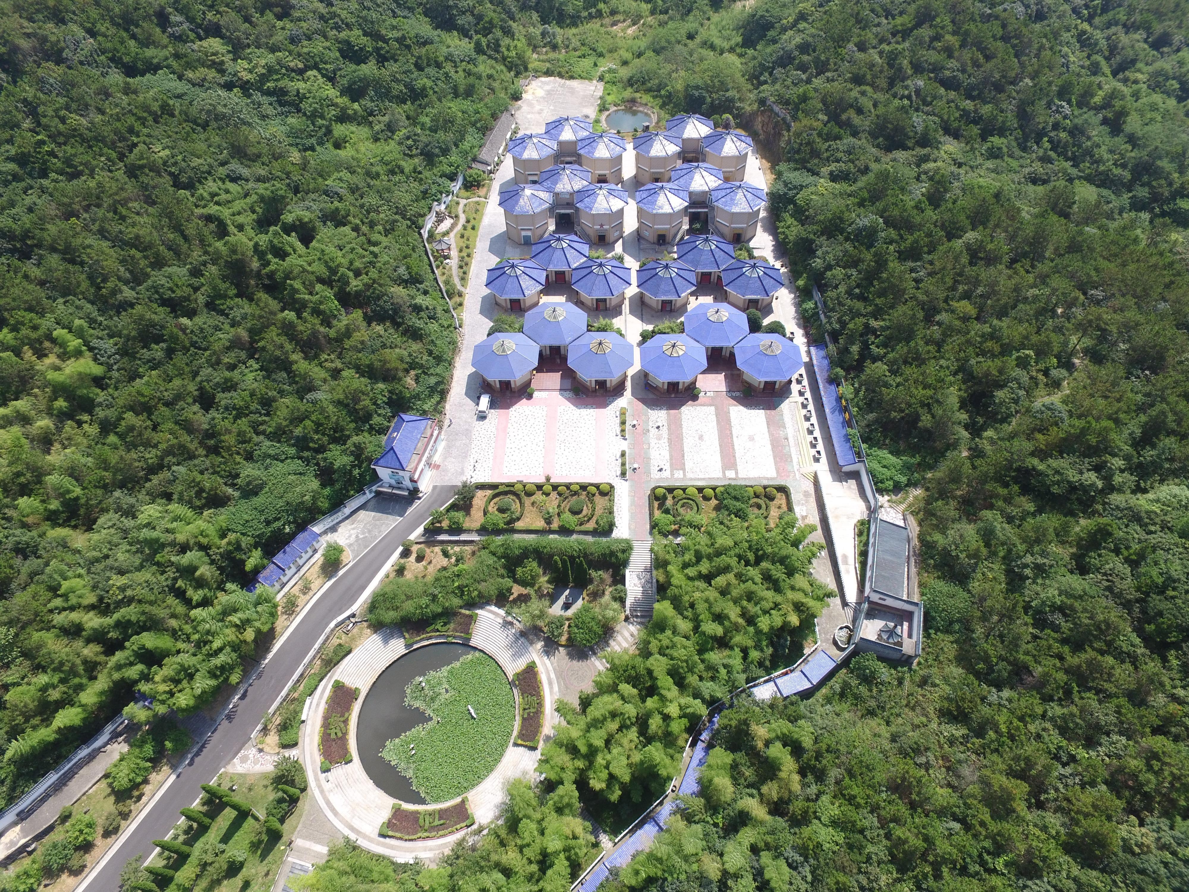 南京龙泉古苑骨灰塔陵园区图片